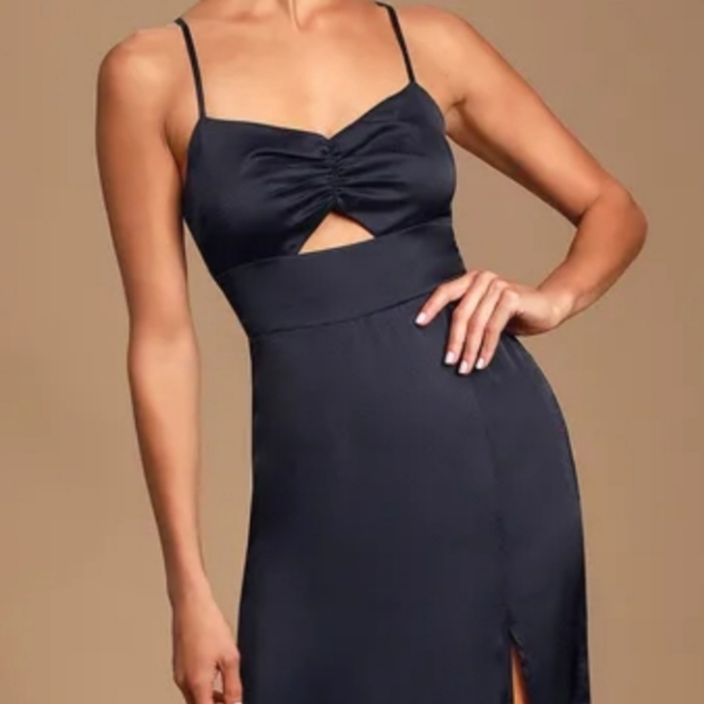LAST CHANCE-Lulu's-Navy Print Satin lux Dress - Picture 7 of 8